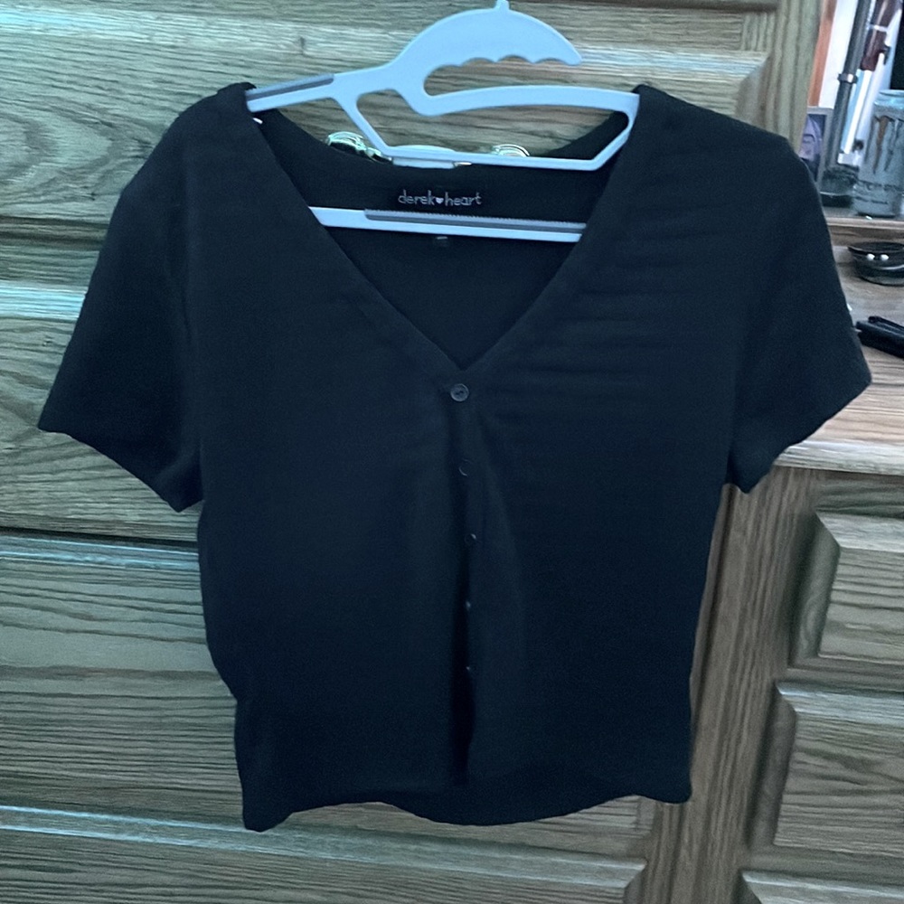 Womens black shirt. Derek Heart. Size Large.